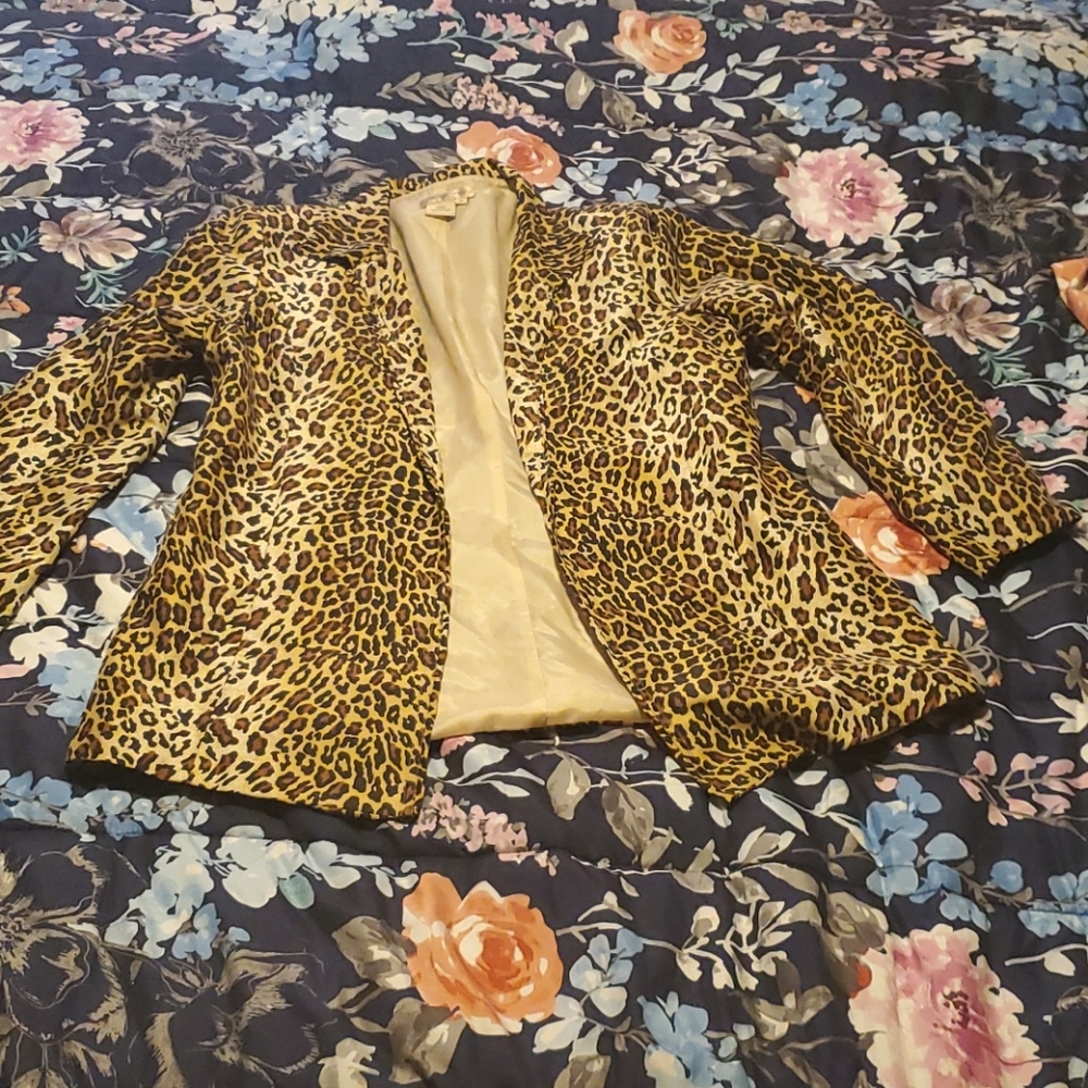 Leopard print silk blazer